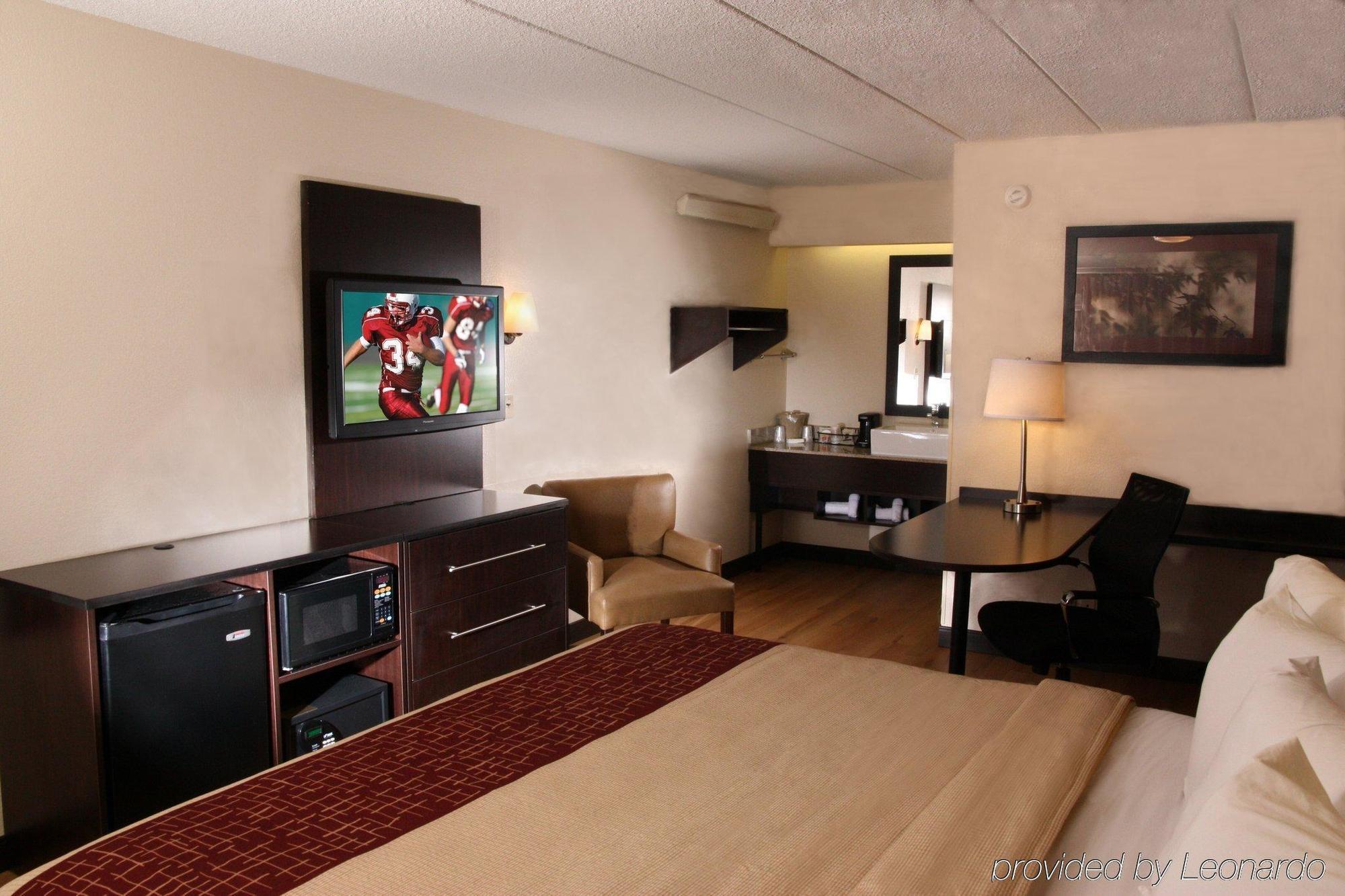 Red Roof Inn Plus+ Chicago - Нейпървил Стая снимка